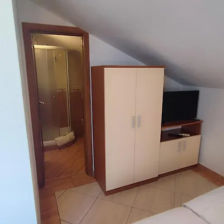 Penava, Private Beach, Pool And 7min To *
