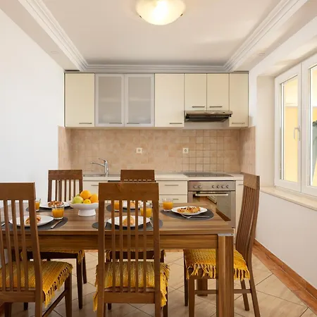 Penava, Private Beach, Pool And 7min To Апарт-готель
