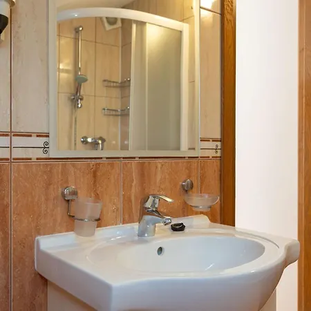 Penava, Private Beach, Pool And 7min To Трогір