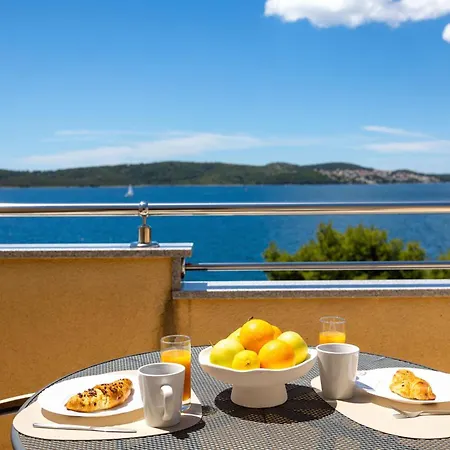 Penava, Private Beach, Pool And 7min To Апарт-готель