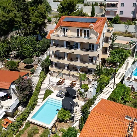Апарт-готель Penava, Private Beach, Pool And 7min To